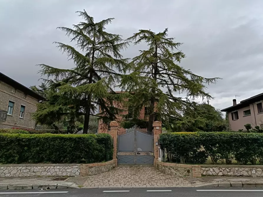 Immagine 1 di Villa in vendita  in Strada Gualdese 22 a Perugia