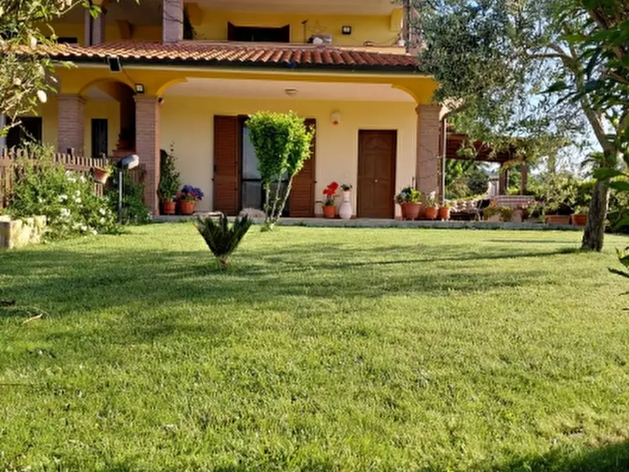 Immagine 2 di Casa semindipendente in vendita  in Via Frà Filippo Longo 162 a Magione