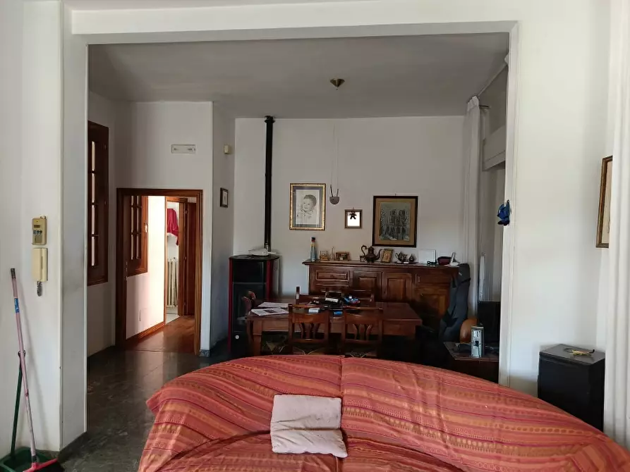 Immagine 3 di Palazzo in vendita  in Via Toscana a Castiglione Del Lago