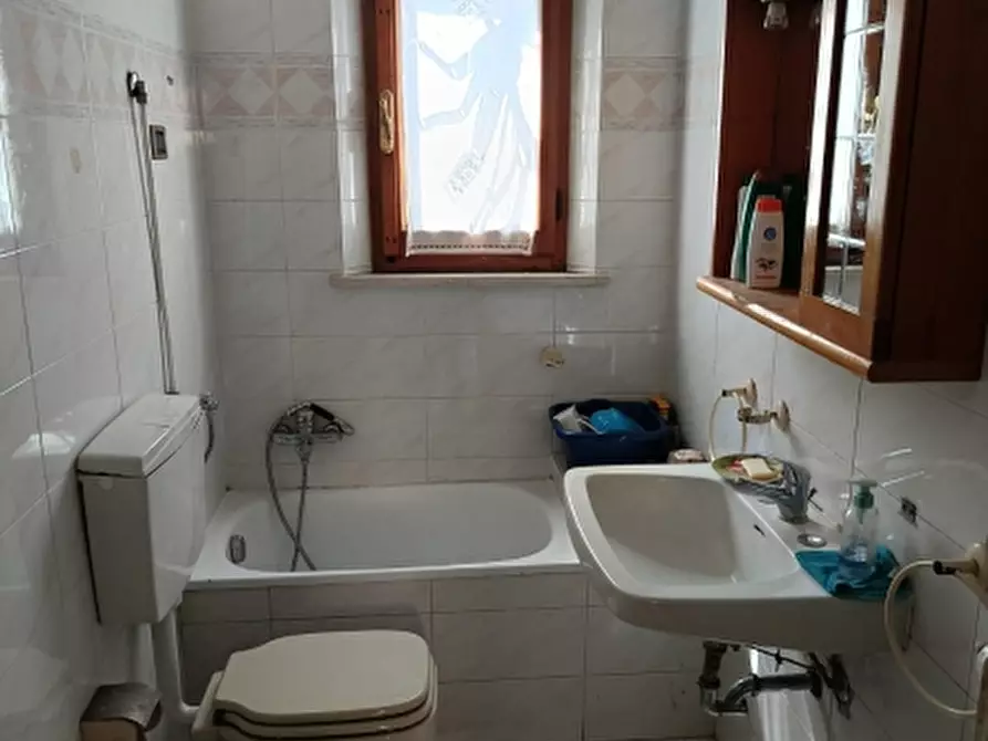 Immagine 4 di Palazzo in vendita  in Via Toscana a Castiglione Del Lago