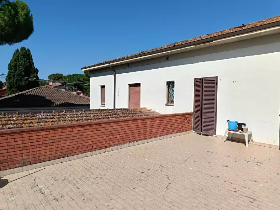 Immagine 21 di Palazzo in vendita  in Via Toscana a Castiglione Del Lago