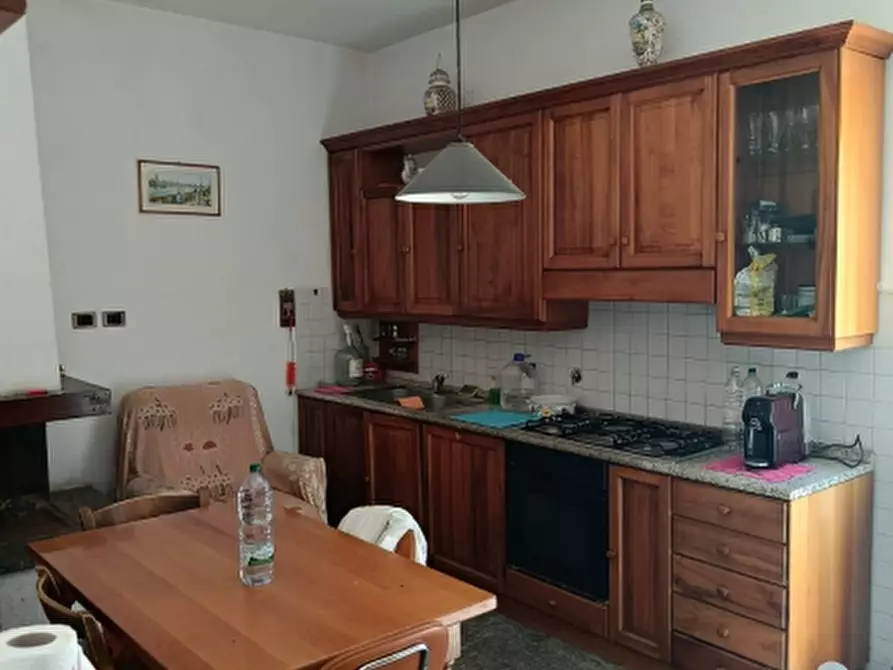 Immagine 7 di Palazzo in vendita  in Via Toscana a Castiglione Del Lago