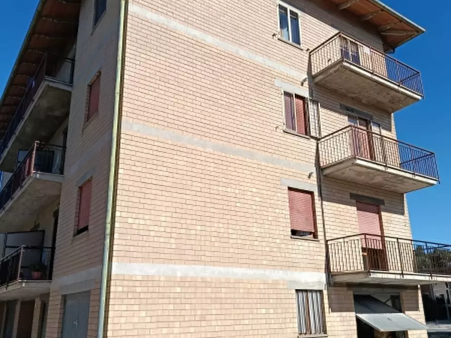 Immagine 3 di Appartamento in vendita  in Via Montessori a Tuoro Sul Trasimeno