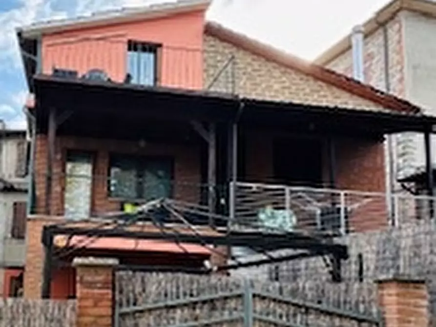 Immagine 2 di Casa semindipendente in vendita  in Via del popolo 6 a Magione