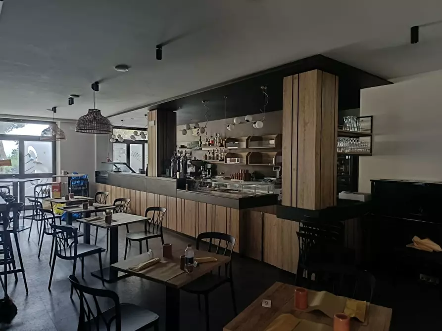 Immagine 2 di Attività commerciale in affitto  in Via Garibaldi a Chiusi