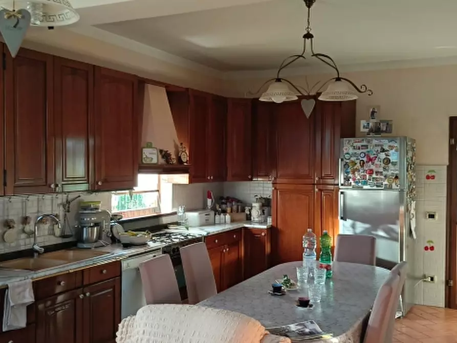 Immagine 4 di Casa indipendente in vendita  in Via dell'Anguillara a Castiglione Del Lago