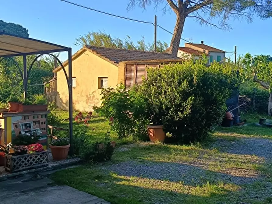 Immagine 2 di Casa indipendente in vendita  in Via dell'Anguillara a Castiglione Del Lago