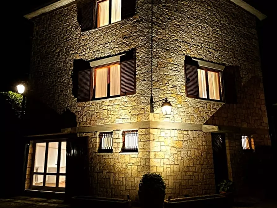 Immagine 15 di Villa in vendita  in Via Garibaldi a Cetona