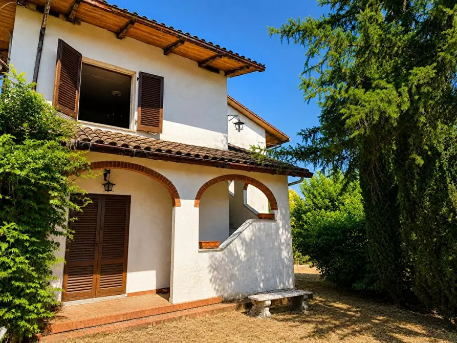 Immagine 2 di Villa in vendita  in Il Poggiolo 6 a Arezzo