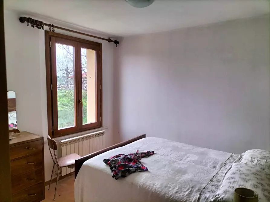 Immagine 13 di Casa semindipendente in vendita  in Via Mazzini a Castiglione Del Lago