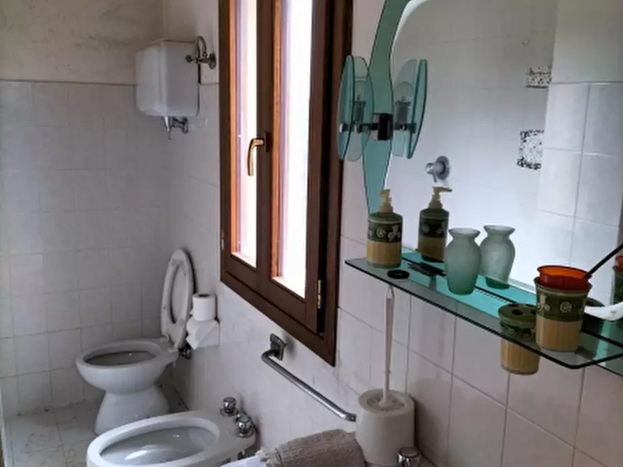 Immagine 14 di Casa semindipendente in vendita  in Via Mazzini a Castiglione Del Lago