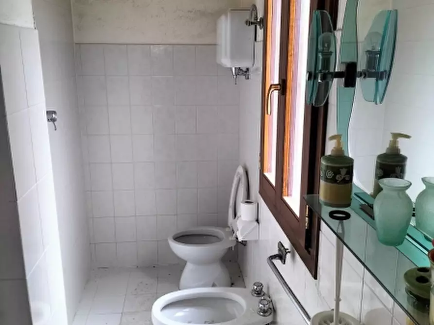 Immagine 19 di Casa semindipendente in vendita  in Via Mazzini a Castiglione Del Lago