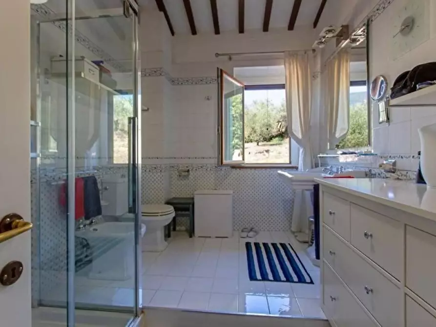 Immagine 18 di Casa colonica in vendita  in Strada del Pollaio a Cetona