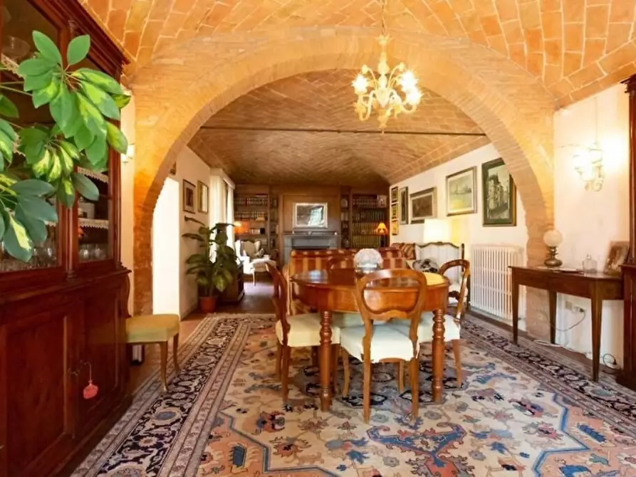 Immagine 9 di Casa colonica in vendita  in Strada del Pollaio a Cetona