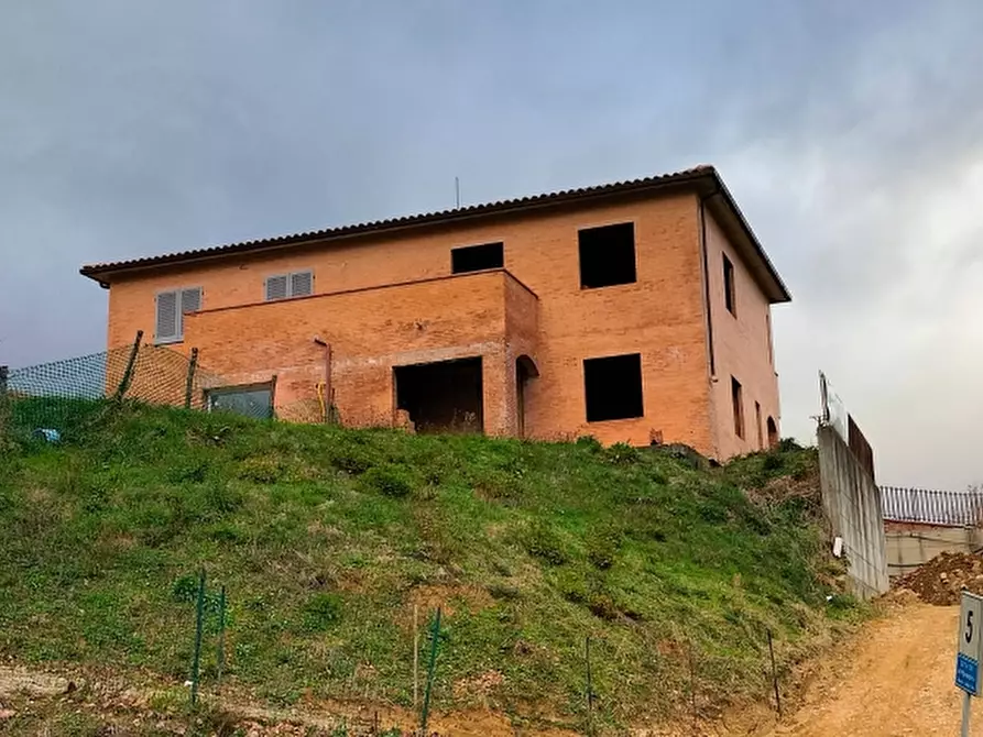 Immagine 2 di Casa bifamiliare in vendita  in Via Canale a Città Della Pieve