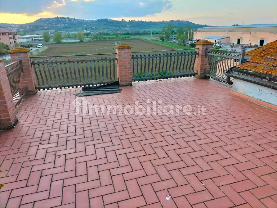 Immagine 3 di Palazzo in vendita  in Viale Umbria a Città Della Pieve