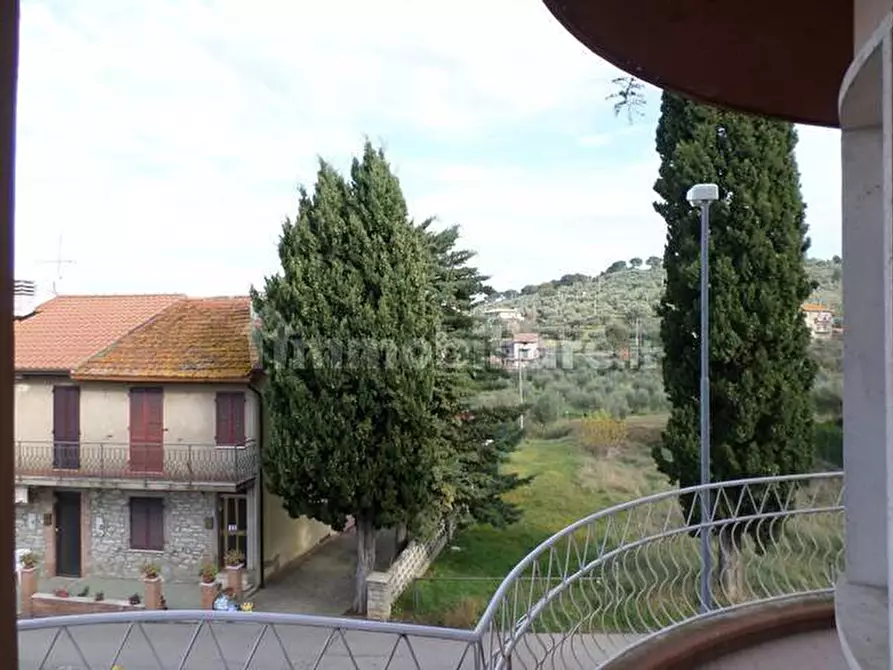 Immagine 13 di Palazzo in vendita  in Via Baldami a Magione