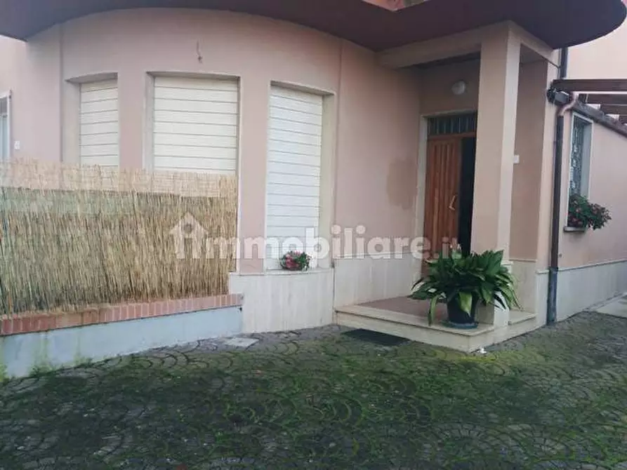 Immagine 8 di Palazzo in vendita  in Via Baldami a Magione