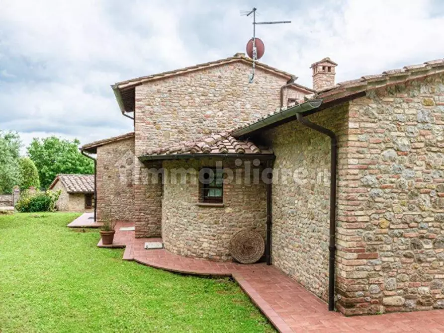Immagine 10 di Villa in vendita  in Strada Vicinale Corleone 42 a Città Della Pieve