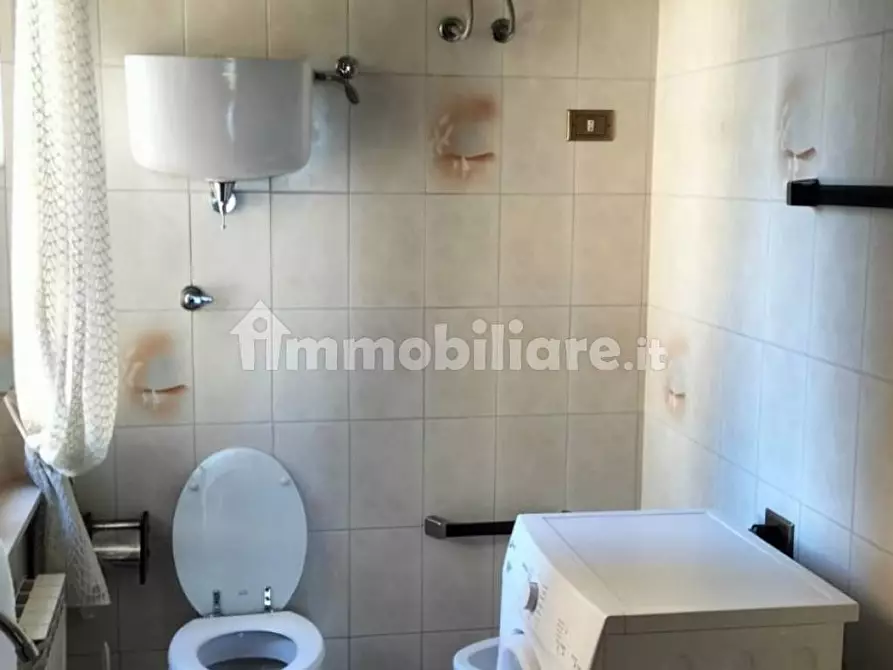 Immagine 12 di Casa semindipendente in vendita  in Via Ripida a Castiglione Del Lago