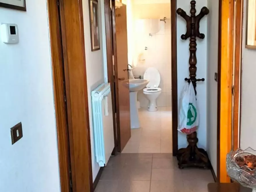 Immagine 15 di Casa semindipendente in vendita  in Via Ripida a Castiglione Del Lago