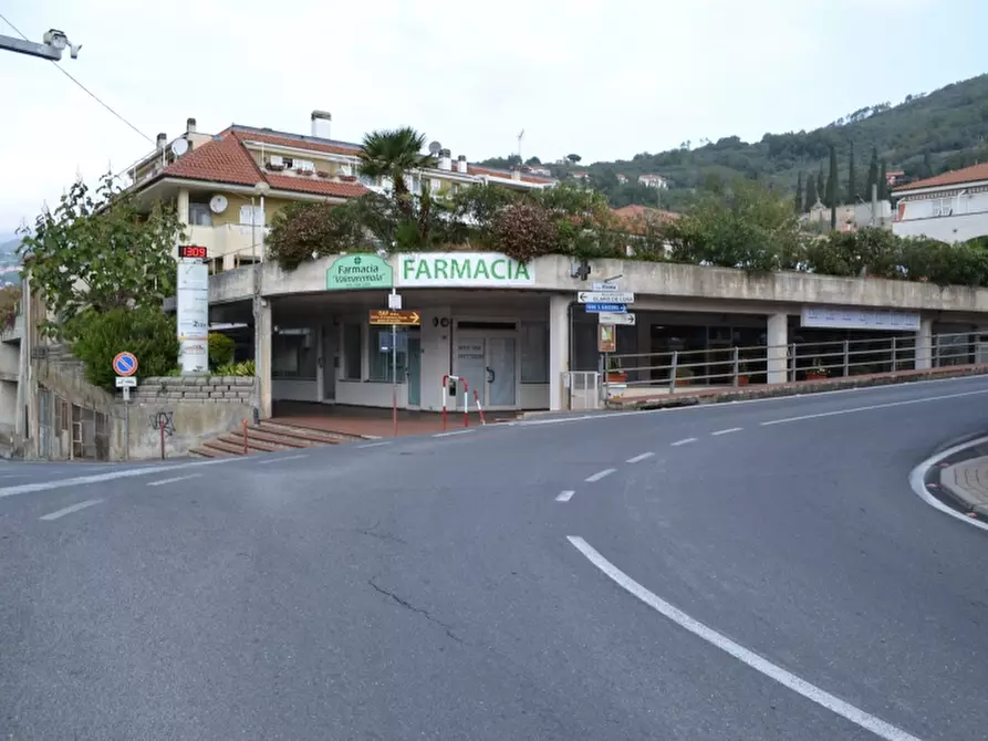Immagine 1 di Locale commerciale in affitto  in via mazzini a Tovo San Giacomo