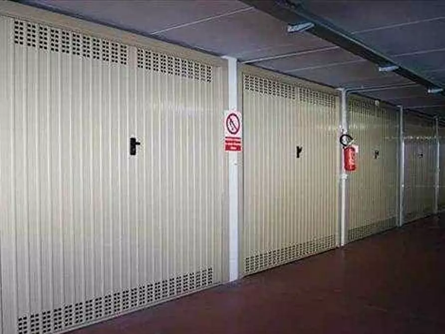Immagine 2 di Garage in vendita  in via  melogno a Tovo San Giacomo