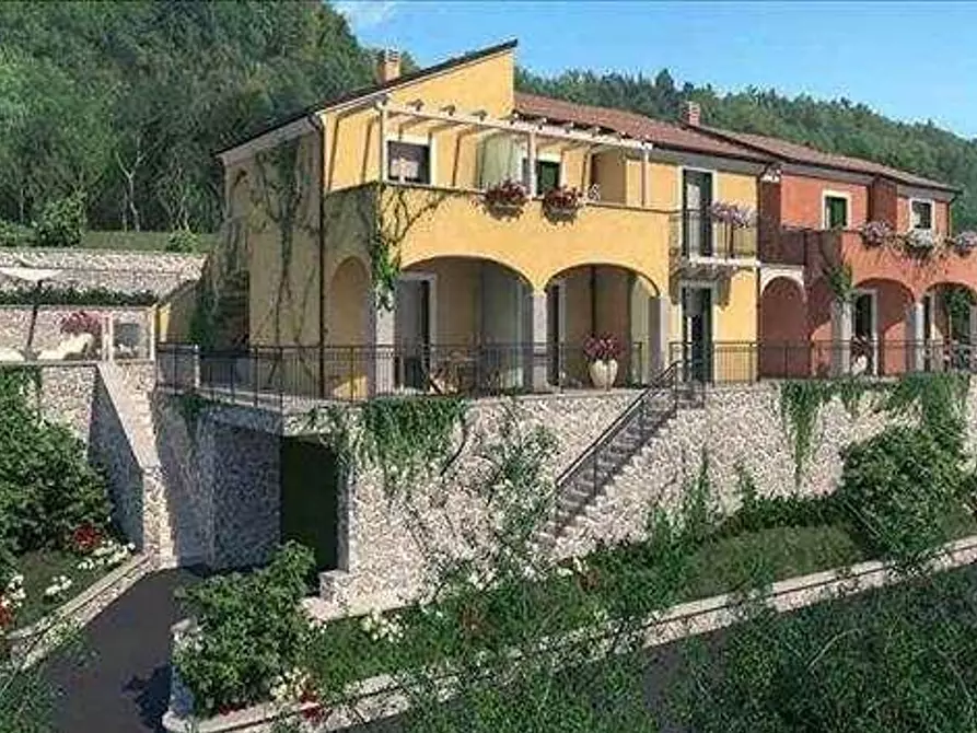 Immagine 1 di Appartamento in vendita  in via prolungo a Finale Ligure
