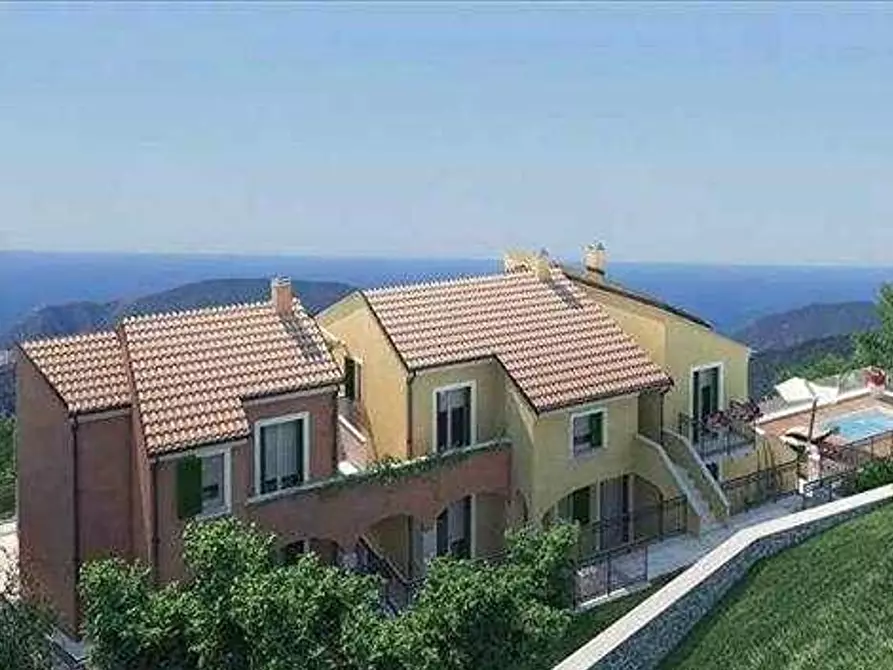 Immagine 7 di Appartamento in vendita  in via prolungo a Finale Ligure