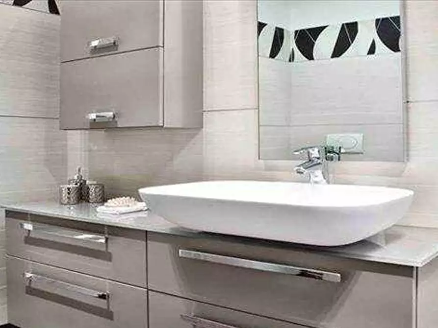 Immagine 2 di Villa in vendita  a Alassio