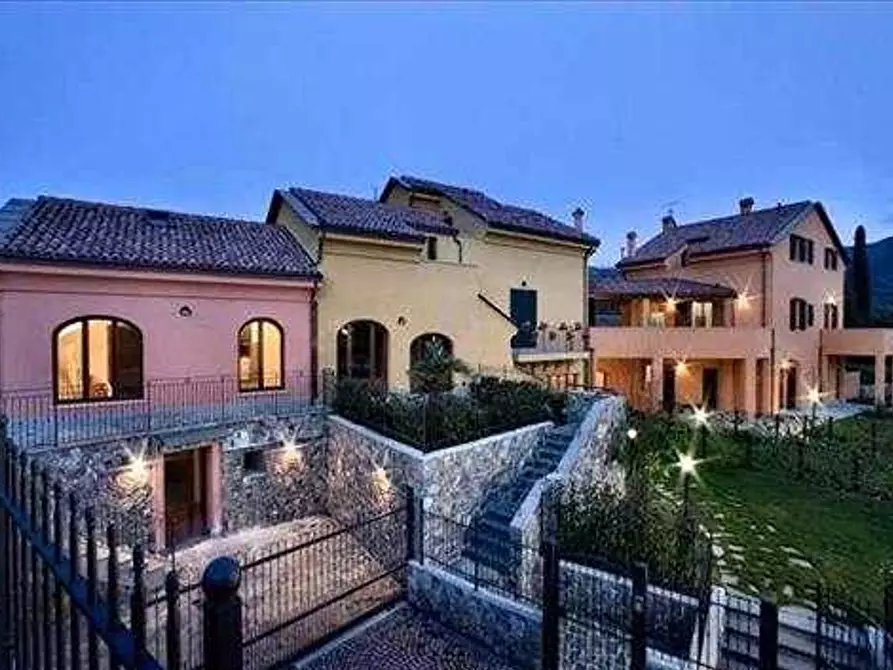 Immagine 9 di Villa in vendita  a Alassio