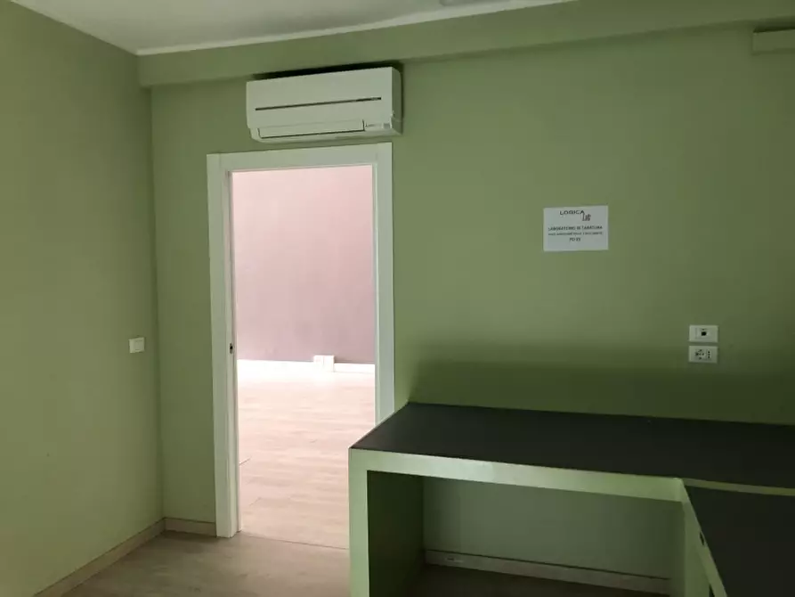 Immagine 4 di Capannone industriale in affitto  a Verona