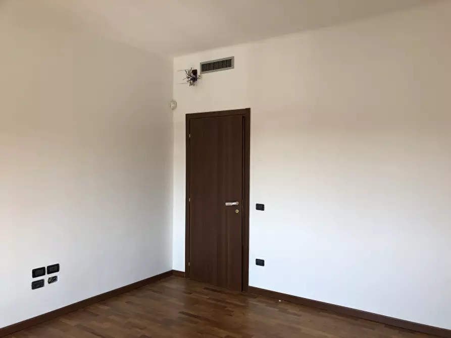 Immagine 12 di Ufficio in affitto  in Via Ciro Ferrari a Verona