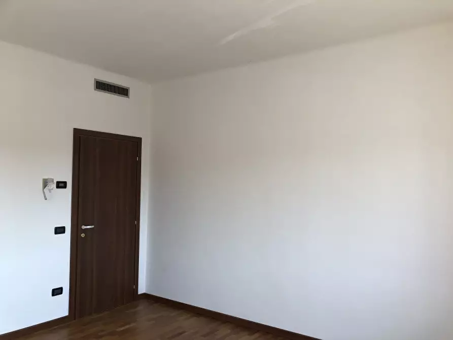 Immagine 14 di Ufficio in affitto  in Via Ciro Ferrari a Verona