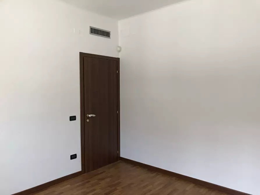Immagine 17 di Ufficio in affitto  in Via Ciro Ferrari a Verona