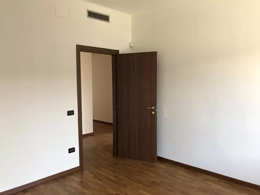 Immagine 25 di Ufficio in affitto  in Via Ciro Ferrari a Verona