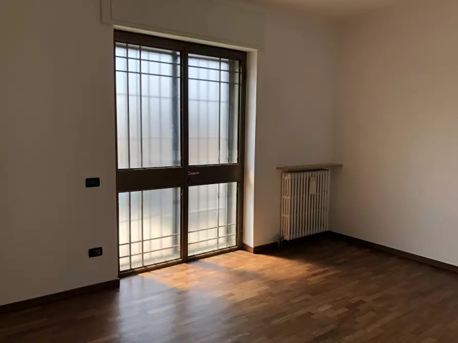 Immagine 4 di Ufficio in affitto  in Via Ciro Ferrari a Verona