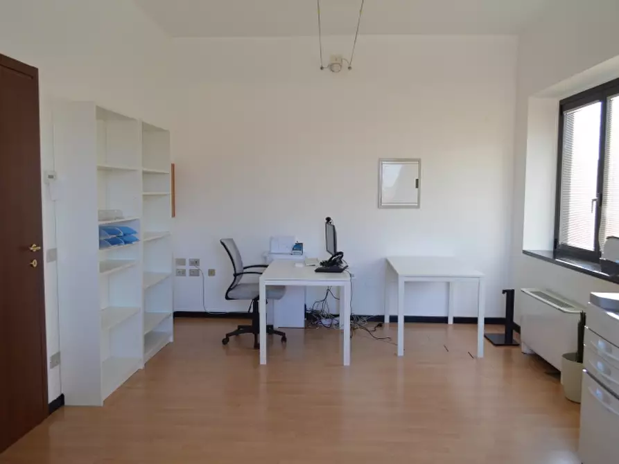Immagine 1 di Ufficio in affitto  in Via Messedaglia a Verona