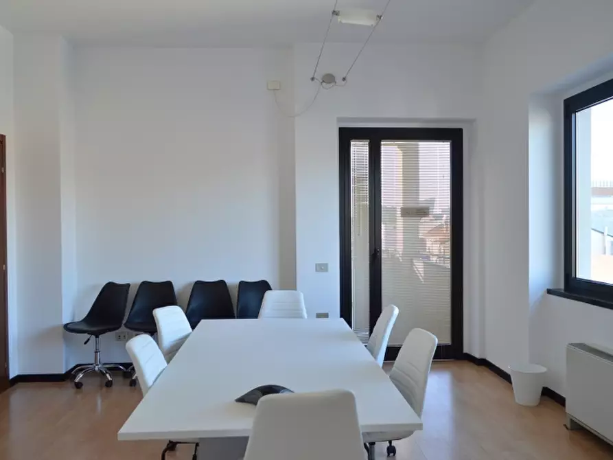 Immagine 3 di Ufficio in affitto  in Via Messedaglia a Verona