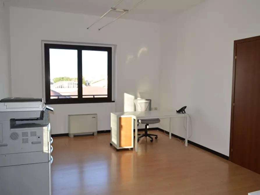Immagine 2 di Ufficio in affitto  in Via Messedaglia a Verona