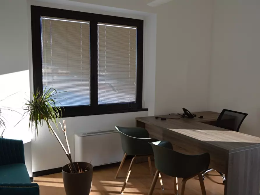 Immagine 4 di Ufficio in affitto  in Via Messedaglia a Verona