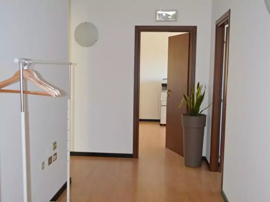 Immagine 13 di Ufficio in affitto  in Via Messedaglia a Verona