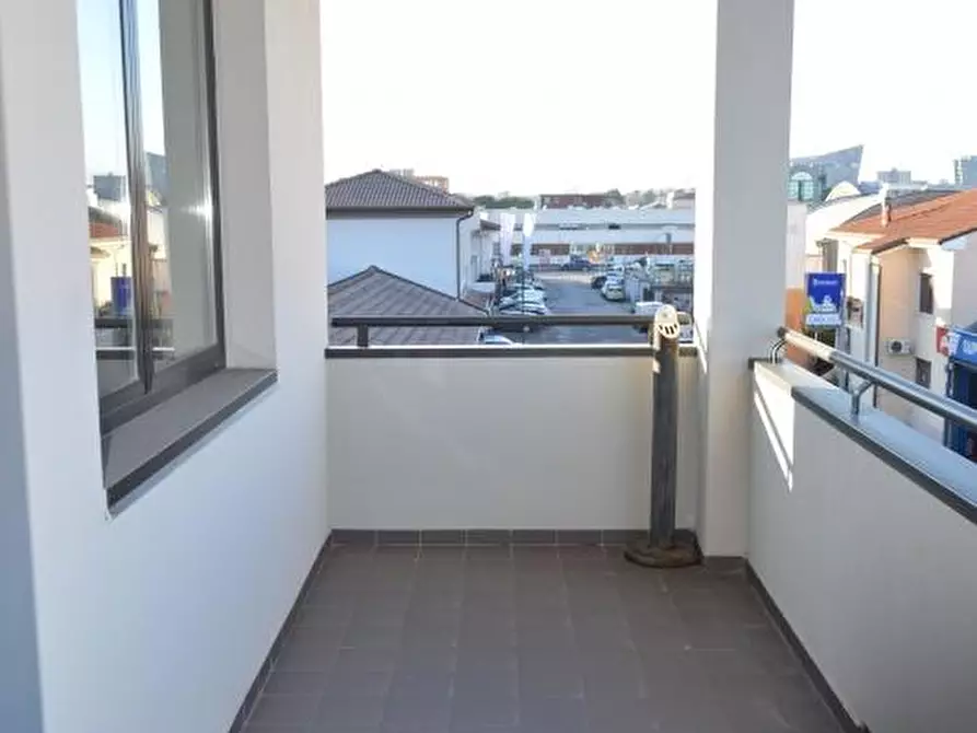 Immagine 18 di Ufficio in affitto  in Via Messedaglia a Verona