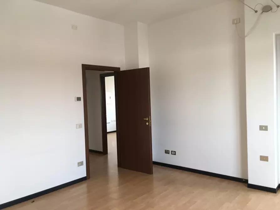 Immagine 5 di Ufficio in affitto  in Via Messedaglia a Verona