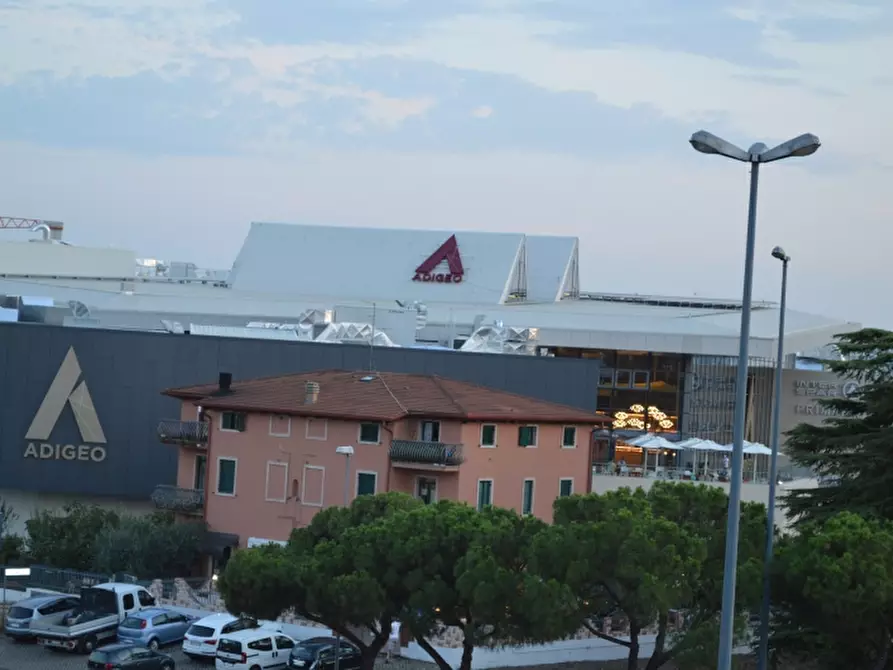 Immagine 13 di Ufficio in vendita  in Viale del Lavoro 43 a Verona