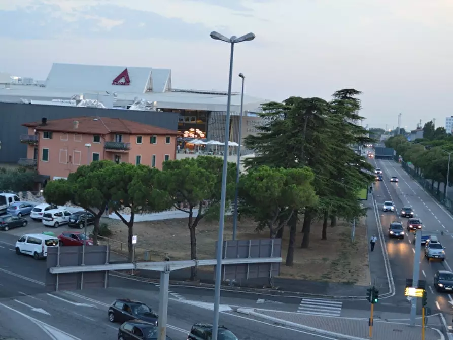 Immagine 32 di Ufficio in vendita  in Viale del Lavoro 43 a Verona