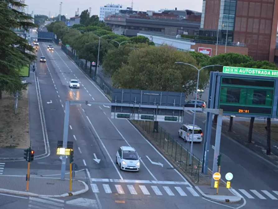 Immagine 33 di Ufficio in vendita  in Viale del Lavoro 43 a Verona