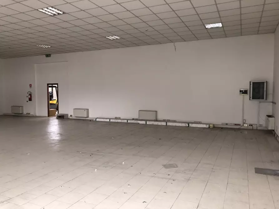 Immagine 15 di Laboratorio in vendita  in Via Evangelista Torricelli a Verona