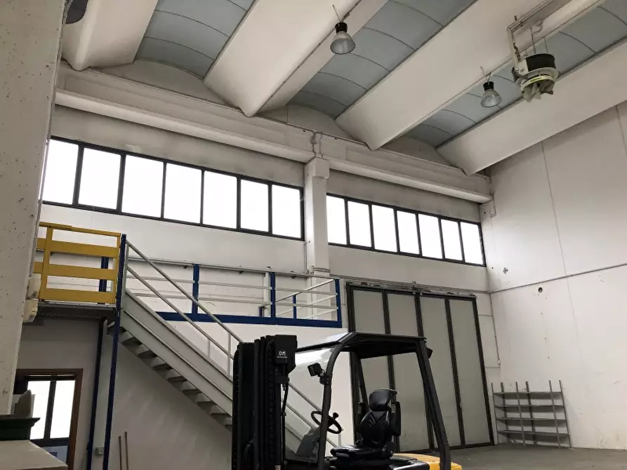 Immagine 3 di Laboratorio in vendita  in Via Evangelista Torricelli a Verona