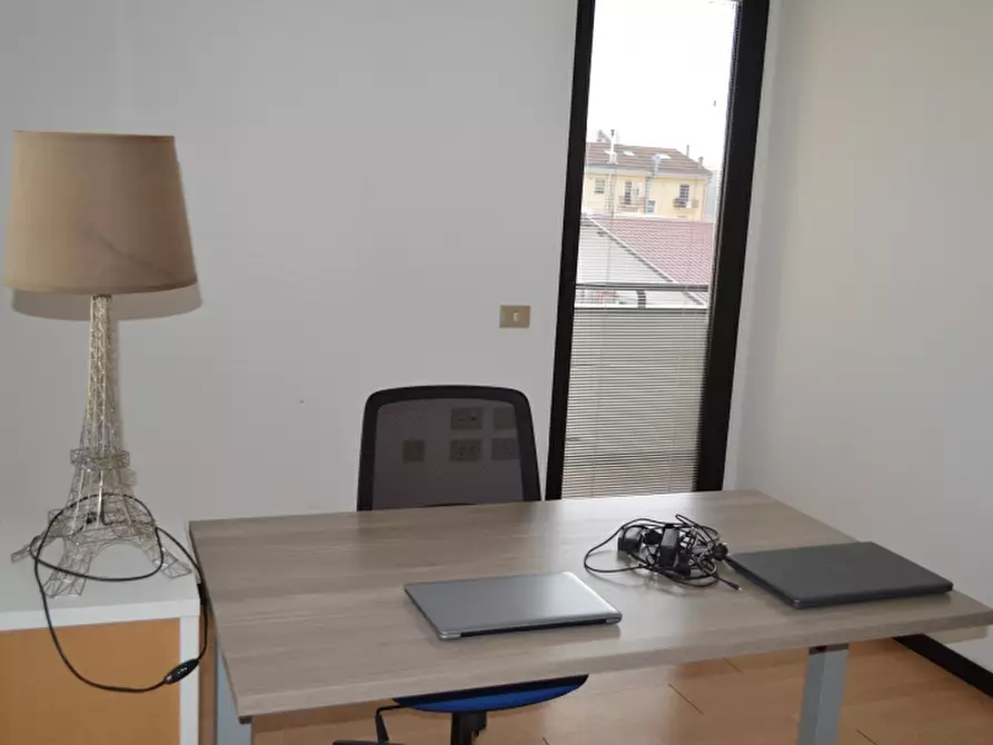 Immagine 13 di Ufficio in affitto  in Via Messedaglia a Verona